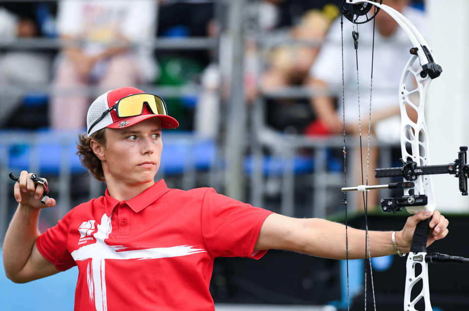 李嘉南, src, 新华社记者