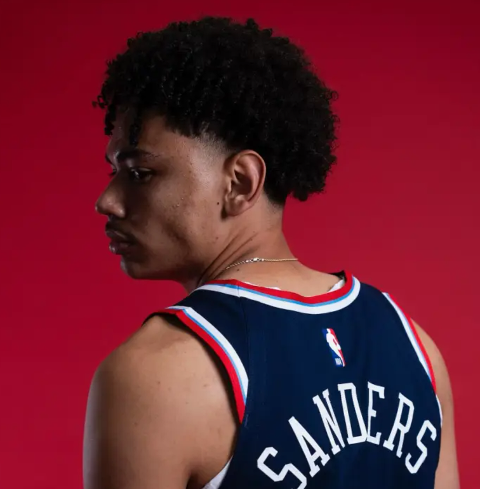 jpg, 他在获得足, 而且防守端